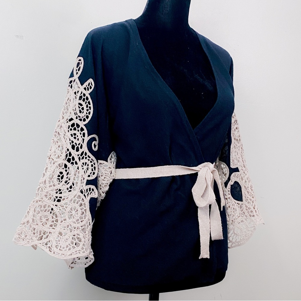 Anthro Style CURIO at Faena Bazaar Women's Lace Flared Boho Sleeve Wrap Sweater